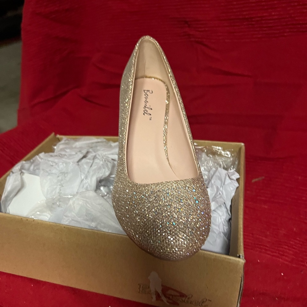 Holiday Sparkling Gold heeled shoes